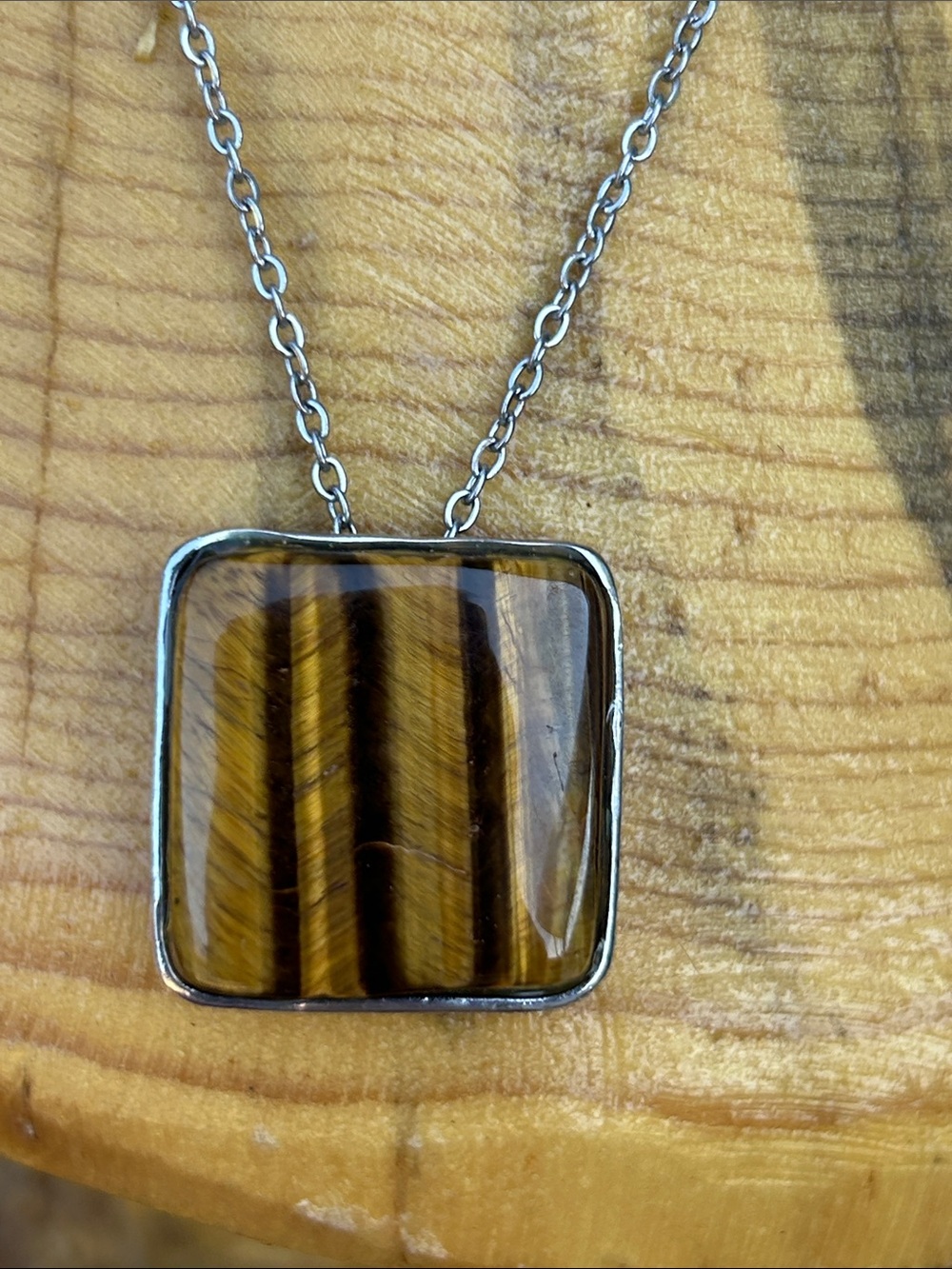 Vintage Tiger's Eye Square Pendant Necklace - Brown & Gold - Picture 3 of 6